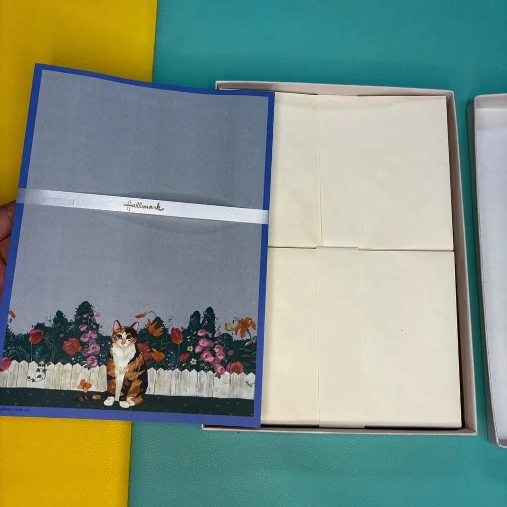 Hallmark Vintage Cat-Themed Stationery Set‎